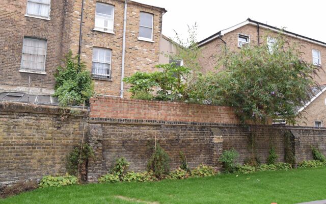 2 Bedroom House in Hackney