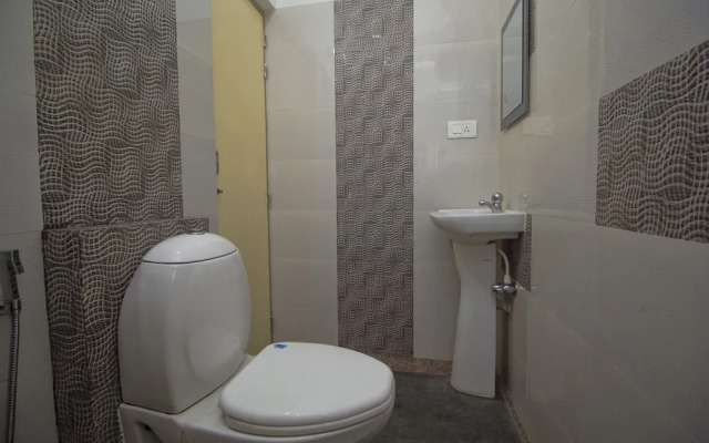 OYO 25007 Hotel Royal Garden