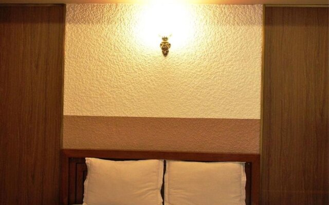 Le Ngan Phung Hotel