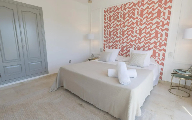 Elegant and bright townhouse · The family Golf getaway ·