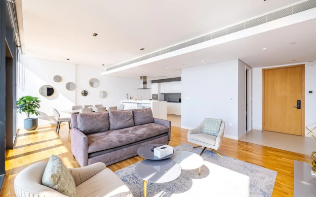 DHH Bluewater Island Building 2 Sea View