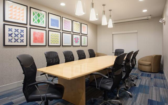Holiday Inn Express & Suites Amarillo by IHG
