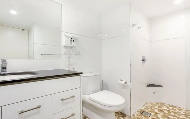 Comfort Inn & Suites Mari Court