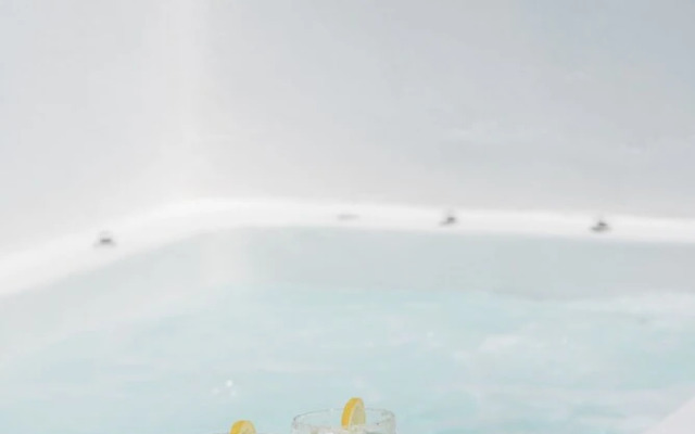 Santorini 180 Degrees