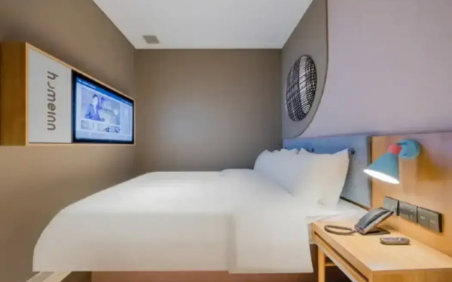 7 Days Premium Zhuhai Gongbei Light Railway Branch