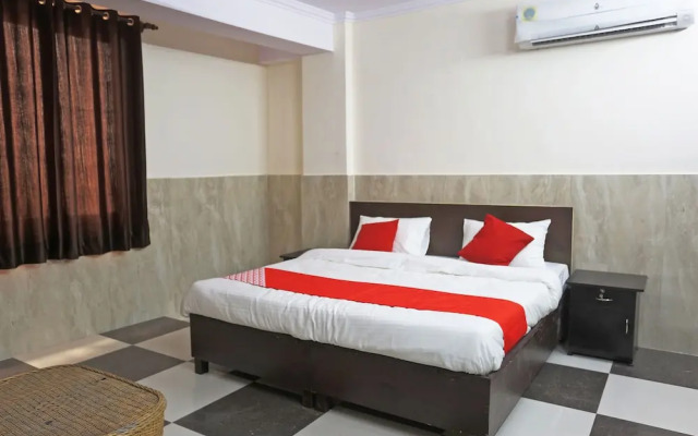Hotel Lemonade by OYO Rooms