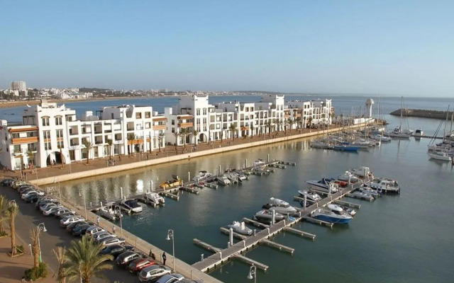 Bianca Beach Family & Resort