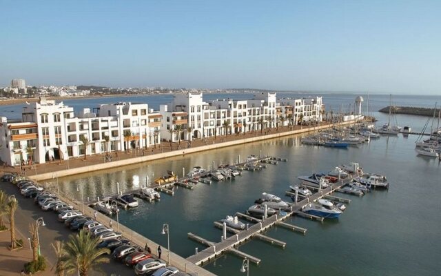 Bianca Beach Family & Resort