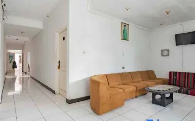 Pall Inn Puncak Mitra RedDoorz