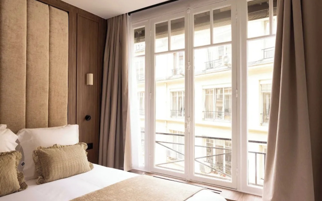 Elegant Apartment - AC- 2br-6p- Madeleine