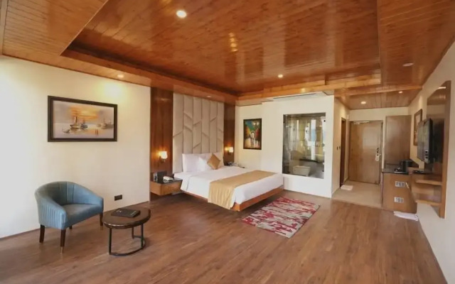 The Whitestone Inn & Suites Manali