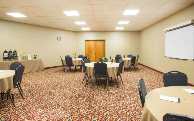 Germaine Inn South Portland