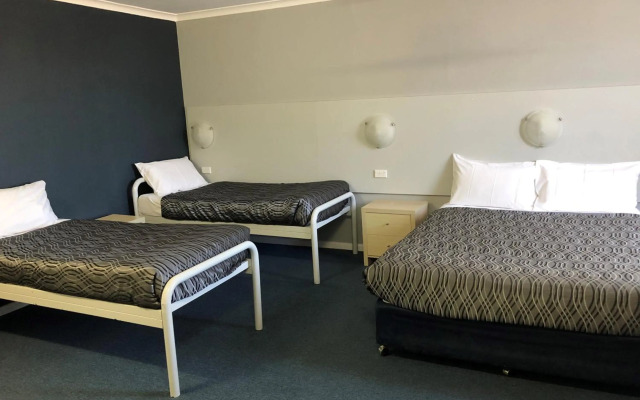 The Palms Motel (Formerly Flinders Motel)