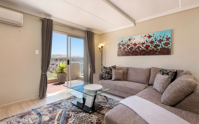 Mont Serrat 58 by CTHA