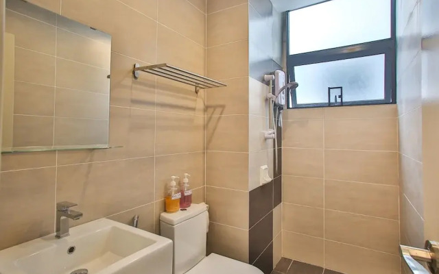 OwnAStay Midhill by Symphony Suite