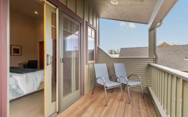 The Three Sisters Walk to Downtown Sisters