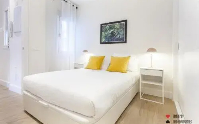 Mit House Universidad En Madrid