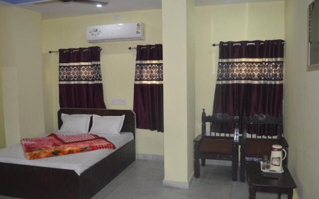Hotel Gokul Palace