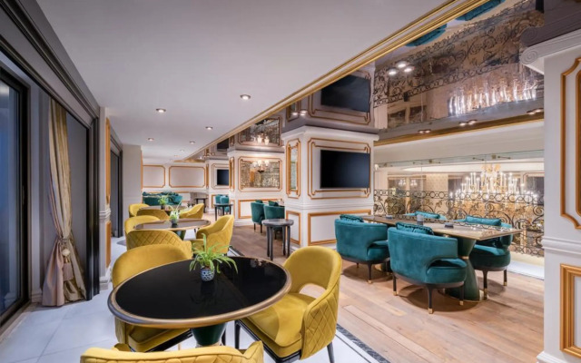 Les Ambassadeurs Marina Hotel & Casino
