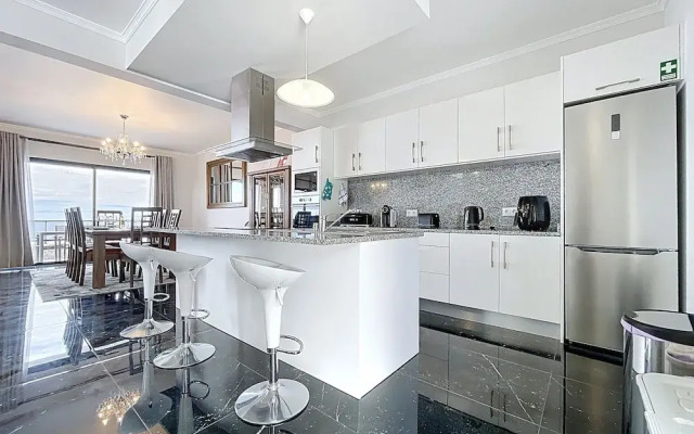 Blue Outlook View C in gua de Pena