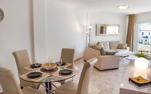 Apartment - 2 Bedrooms with Pool and WiFi - 107322