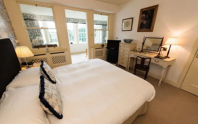 Cavens Country House Hotel