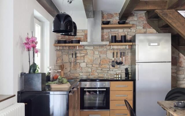 Stunning Home in Liznjan With Sauna, Wifi and 4 Bedrooms