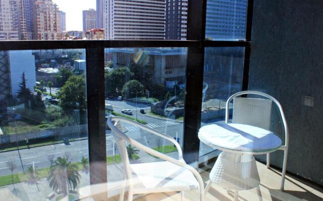 Sunny Studio With Balcony