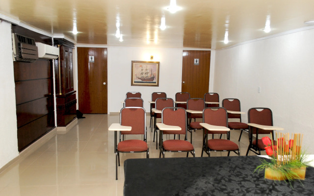 Caravelle Palace Hotel