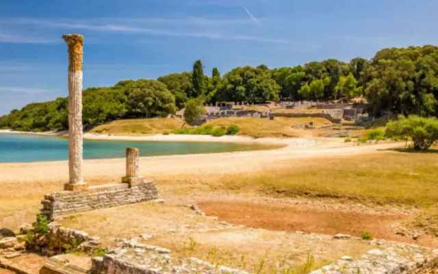 Spacious Flat With Pool Just 300m From the Beach