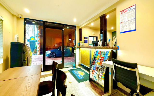 Days Inn by Wyndham Los Angeles LAX/Redondo/Manhattan Beach