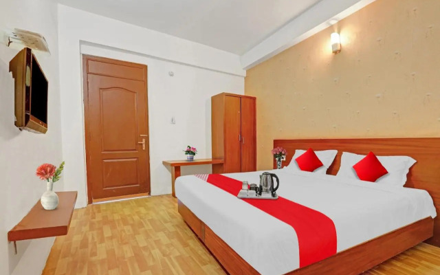 OYO 70390 Jayam Ooty Residency