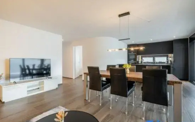 Swiss Living | High-Tech Kitchen, 1G WiFi, Balcony