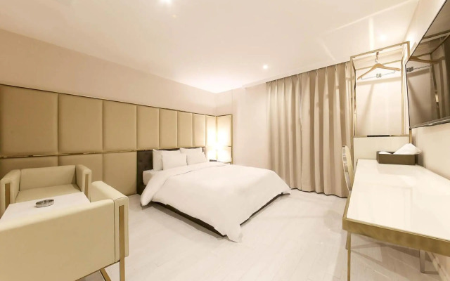 Hotel Star Premier Yeoksam