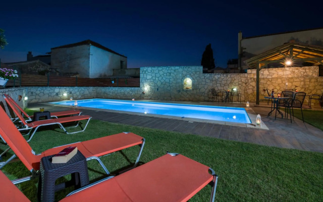 Skandalis Traditional Suites