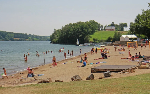 Cozy Mansion in Brandonnet With Swimming Pool