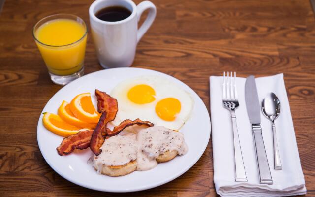 Holiday Inn & Suites Dallas-Addison by IHG