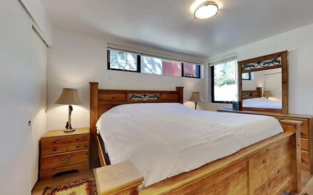 Spacious 2 BR Units at 1849 Condos With Free Pool, Parking & Wifi