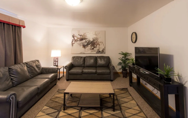Draft Horse Inn and Suites