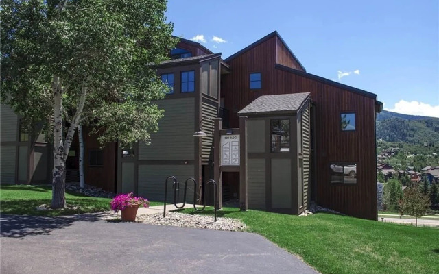 West Condominiums - W3204