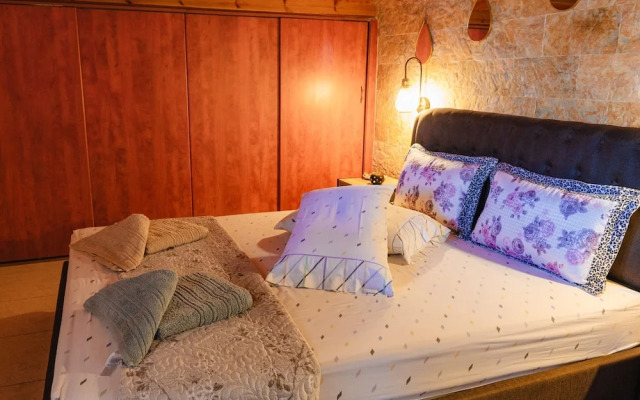 Attic Suite in Alykes