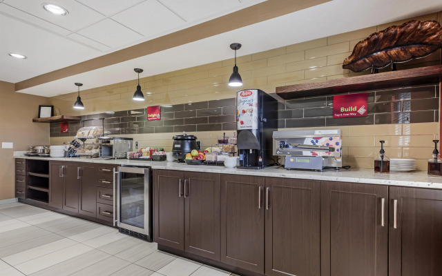 Best Western Plus Red Deer Inn & Suites