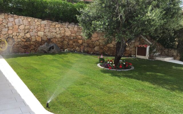 Villa With 3 Bedrooms in San Teodoro, With Wonderful sea View, Private