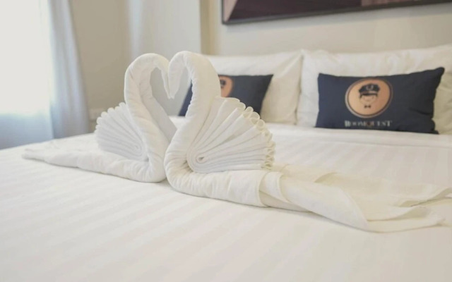 RQ Bangkok Sukhumvit 107 by Collection O