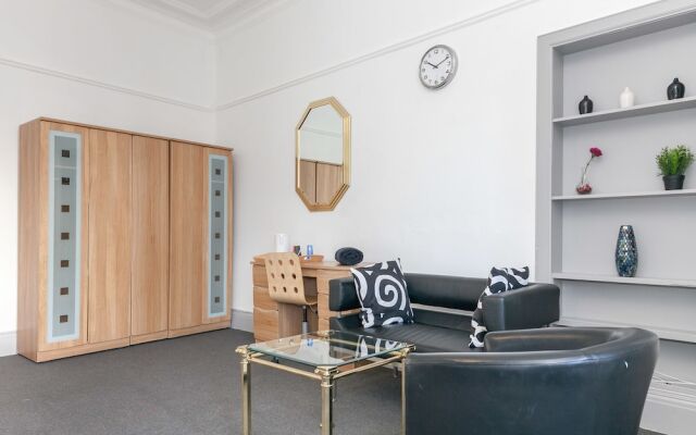 Oakshaw Guesthouse - Glasgow Airport
