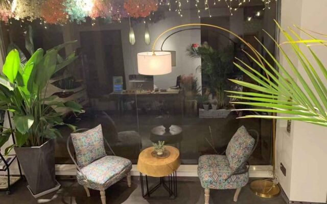 Zhangjiajie Yuemu Art Hotel