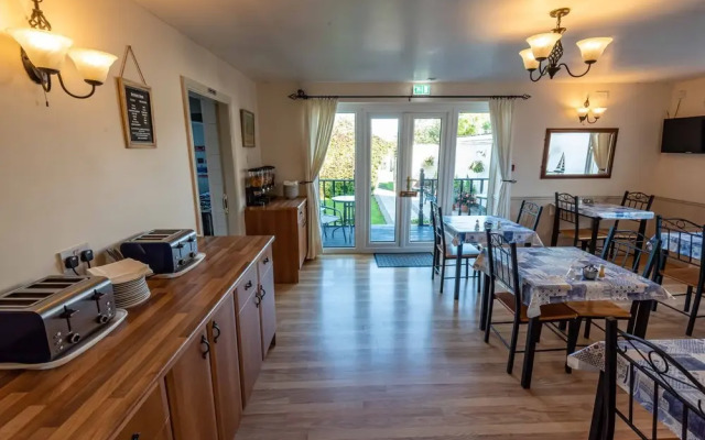 Aarondale Guest House