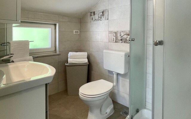 Awesome Home in Erzisce With Wifi and 2 Bedrooms