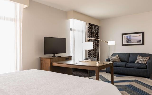 Hampton Inn & Suites La Crosse Downtown