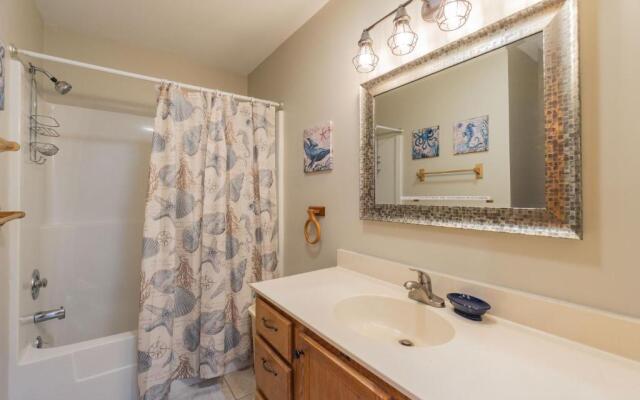 StingWray Cove by Oak Island Accommodations